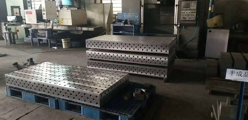 对铸铁平板进行热加工有什么好处?